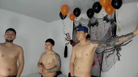 thomson_hot01 online show from October 2025 05:21:02 AM