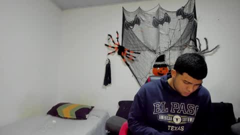 thomson_hot01 online show from October 2025 06:14:02 AM