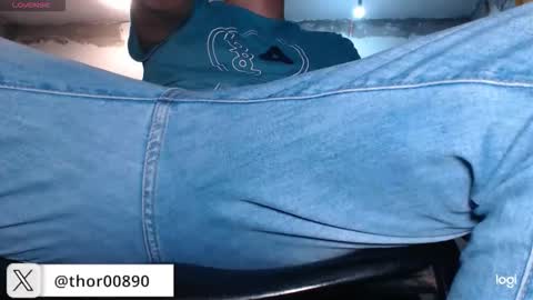 Snapshot of thor0200 chatting on November 2025 03:28:01 AM thor0200 online show from November 2025 03:28:01 AM