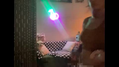 Snapshot of throatyygoat chatting on November 2025 02:37:02 AM throatyygoat online show from November 2025 02:37:02 AM