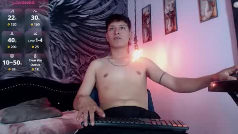 thxmm_ online show from January 2026 07:50:02 PM