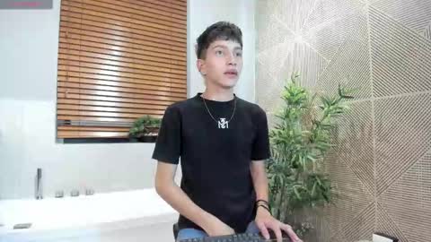 Tiam Muller online show from November 2025 03:41:01 AM