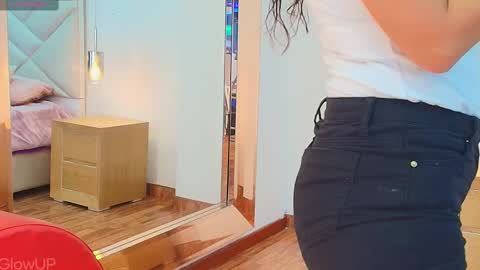 Snapshot of tiana_rosse_ chatting on March 2025 12:01:02 PM tiana_rosse_ online show from March 2025 12:01:02 PM