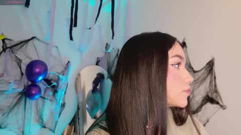 Tiana Le online show from October 2025 11:16:02 PM