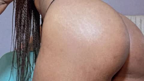 tianasky online show from September 2025 02:38:02 AM