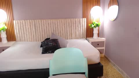 tianasky online show from October 2025 08:28:02 PM