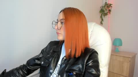 Tiarha online show from December 2024 01:18:02 AM