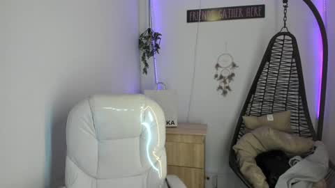 Tiarha online show from December 2024 04:42:02 AM