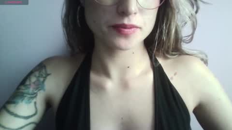 Tifanny online show from September 2025 09:18:01 PM