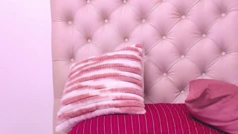 Snapshot of tifany_chill chatting on December 2024 03:20:02 PM online show from December 2024 03:20:02 PM