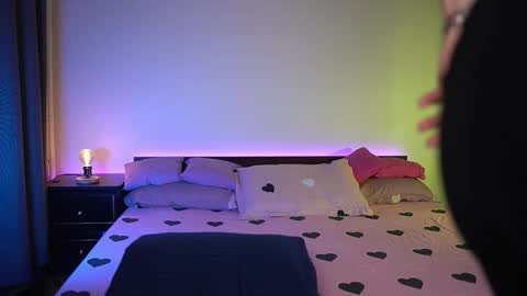 Tiffany online show from September 2025 08:21:01 PM