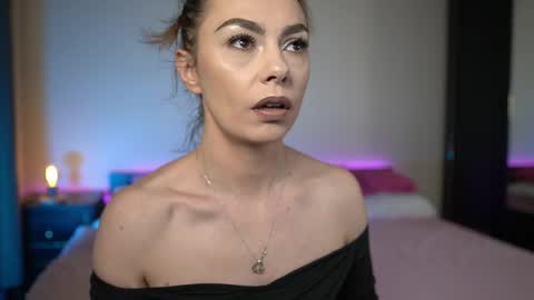 Tiffany online show from April 2026 08:28:02 PM