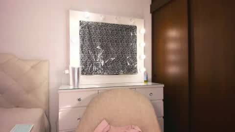 Snapshot of tiffanny_quinn chatting on February 2026 01:43:02 AM Tiff online show from February 2026 01:43:02 AM