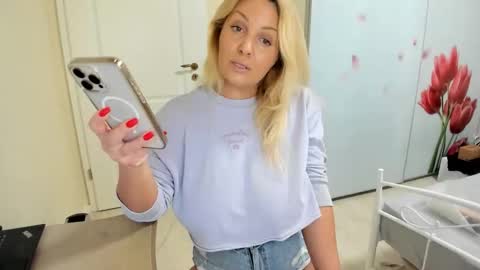 Tiffany your girl next door online show from February 2026 06:14:01 PM