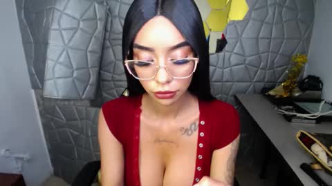 tiffany_1m online show from March 2025 03:51:02 PM
