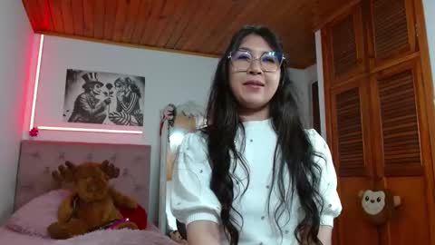 Tifanny online show from October 2025 05:04:02 AM