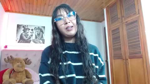 Tifanny online show from November 2025 04:29:01 PM