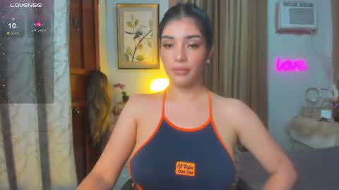 Snapshot of tiffany_cams chatting on June 2026 12:35:01 AM Tiffany online show from June 2026 12:35:01 AM