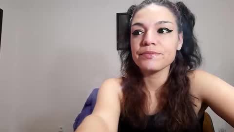 Snapshot of tiffany_chloe chatting on February 2025 09:16:02 PM Tiffany online show from February 2025 09:16:02 PM