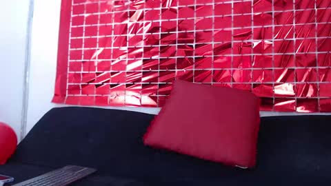 Tiffany online show from February 2025 02:05:02 AM