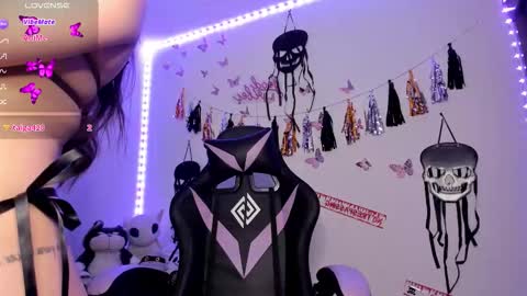 tiffany sofia online show from October 2025 09:04:01 PM