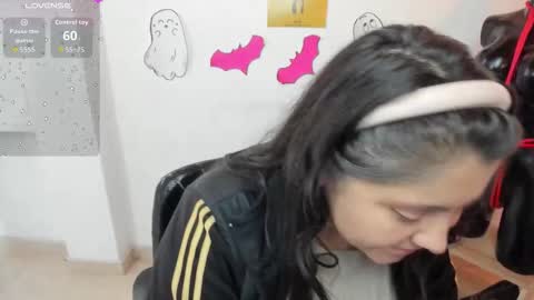 TiffanyAmazing online show from October 2025 12:58:01 PM