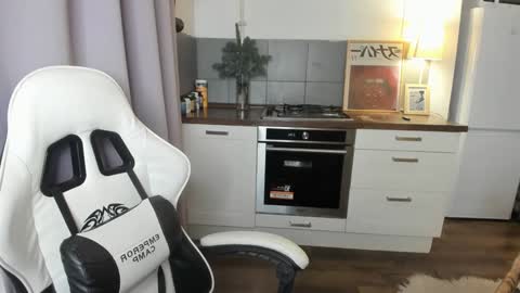  Tiffany  online show from January 2025 05:42:02 AM