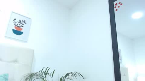 Snapshot of tiffanyfox_1 chatting on February 2025 12:03:02 PM Tifanny Fox online show from February 2025 12:03:02 PM