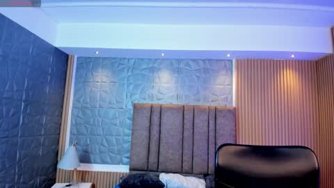 tiffanyhoustton online show from March 2026 11:35:01 AM