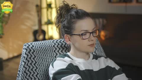 tiffanyriox online show from April 2026 11:48:01 PM