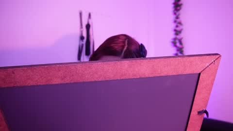 My name is Tiffany welcome  online show from April 2026 02:06:01 AM