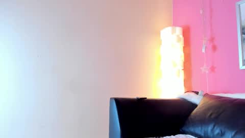 Stefany Suarez online show from January 2026 04:42:02 PM