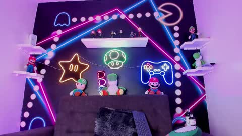 Snapshot of tiffvalentinee_ chatting on February 2025 01:45:02 AM Tiffany online show from February 2025 01:45:02 AM