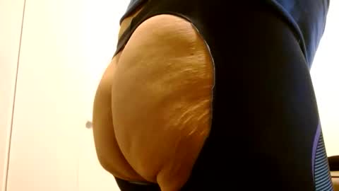 Snapshot of tightshortsspank chatting on April 2026 03:04:02 AM Tightshortsspank online show from April 2026 03:04:02 AM