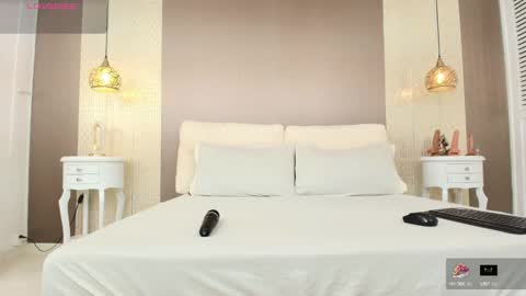 T I F F A N Y online show from September 2025 07:26:01 PM