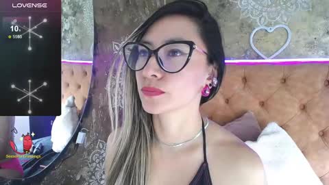 TILA TEQUILA online show from February 2025 04:03:02 PM