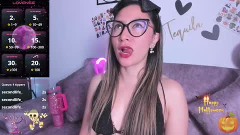 TILA TEQUILA online show from November 2025 02:52:02 PM