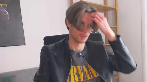 ask me online show from November 2025 08:22:02 PM