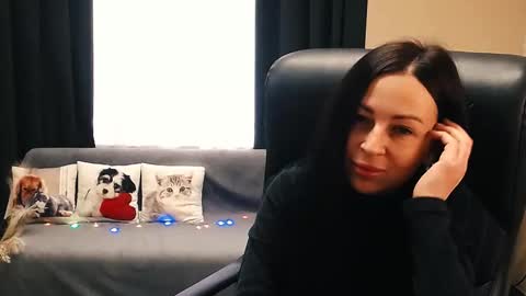 Luisa online show from October 2025 08:12:01 AM