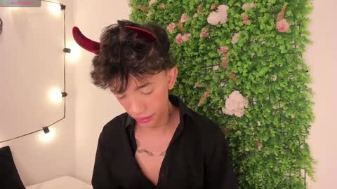 Timothy 21 years old online show from January 2025 08:26:02 PM