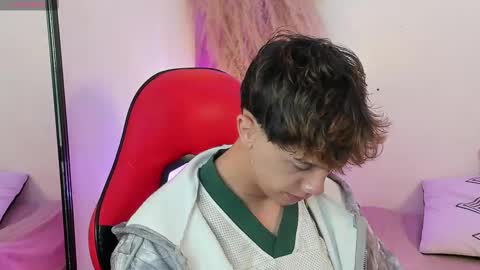 Timothy 21 years old online show from September 2025 08:31:01 PM