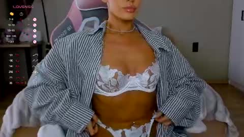 Snapshot of tina__bestie chatting on June 2026 08:45:02 AM Tina online show from June 2026 08:45:02 AM