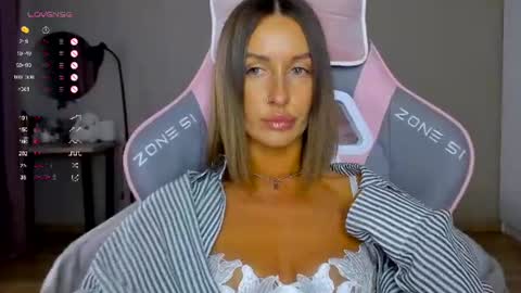 Snapshot of tina__bestie chatting on June 2026 10:40:02 AM Tina online show from June 2026 10:40:02 AM