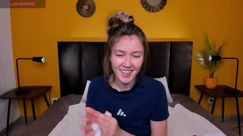 Tina  online show from November 2025 01:26:02 AM