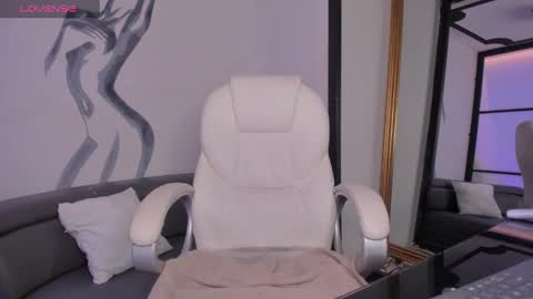 Tina  online show from February 2025 07:05:02 PM