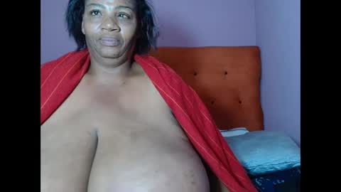 Snapshot of tinagiant chatting on June 2026 07:36:01 PM tinagiant online show from June 2026 07:36:01 PM