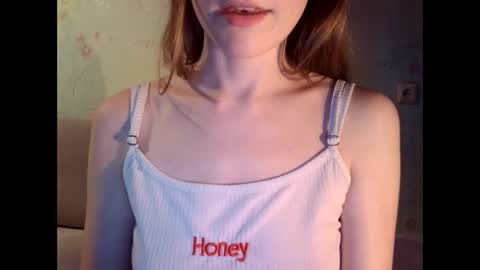 Snapshot of tinalamoon chatting on December 2024 07:10:01 AM Lisa online show from December 2024 07:10:01 AM