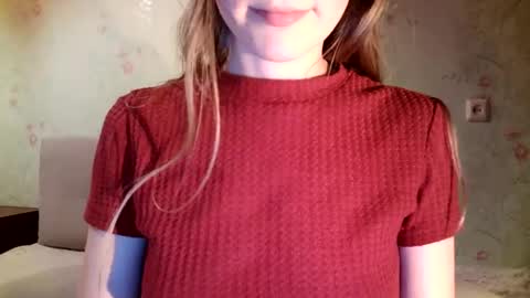 Snapshot of tinalamoon chatting on December 2024 12:14:02 PM Lisa online show from December 2024 12:14:02 PM