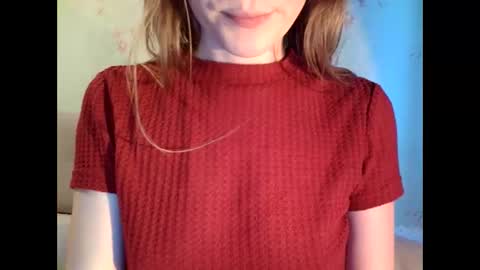 Snapshot of tinalamoon chatting on December 2024 08:22:02 AM Lisa online show from December 2024 08:22:02 AM