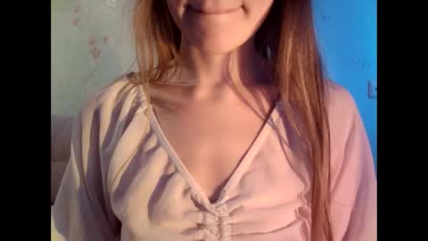 Snapshot of tinalamoon chatting on December 2024 07:49:02 AM Lisa online show from December 2024 07:49:02 AM